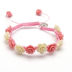 Armband macramee met resin roosjes roze-champagne