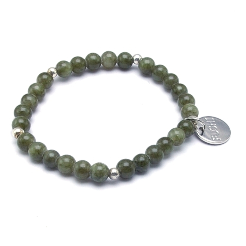 Armband 6mm steenkralen groen met zilveren balletjes