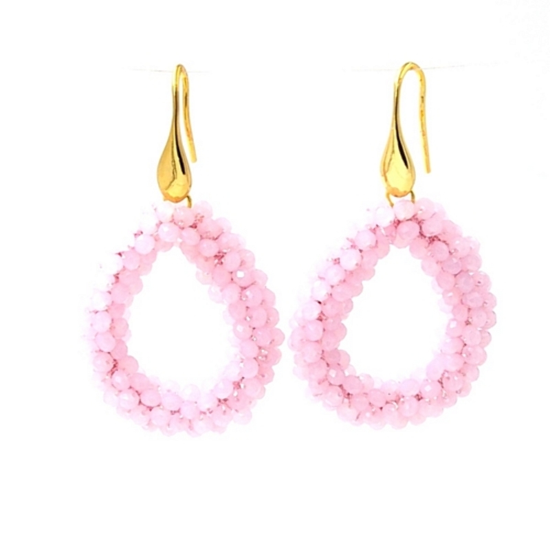 Oorbellen Candy klein zachtroze facet met gouden haakjes