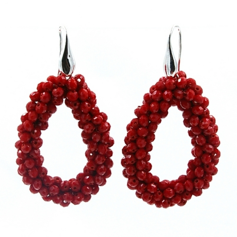Oorbellen Candy rood facet met zilveren haakjes