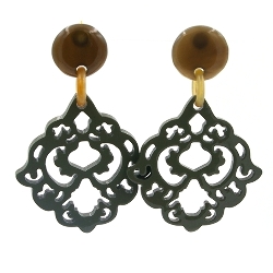 Oorbellen buffel hoorn legergroen ornament met lacquer