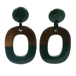 Oorbellen buffelhoorn ovaal met half lacquer en lacquer knop donkergroen