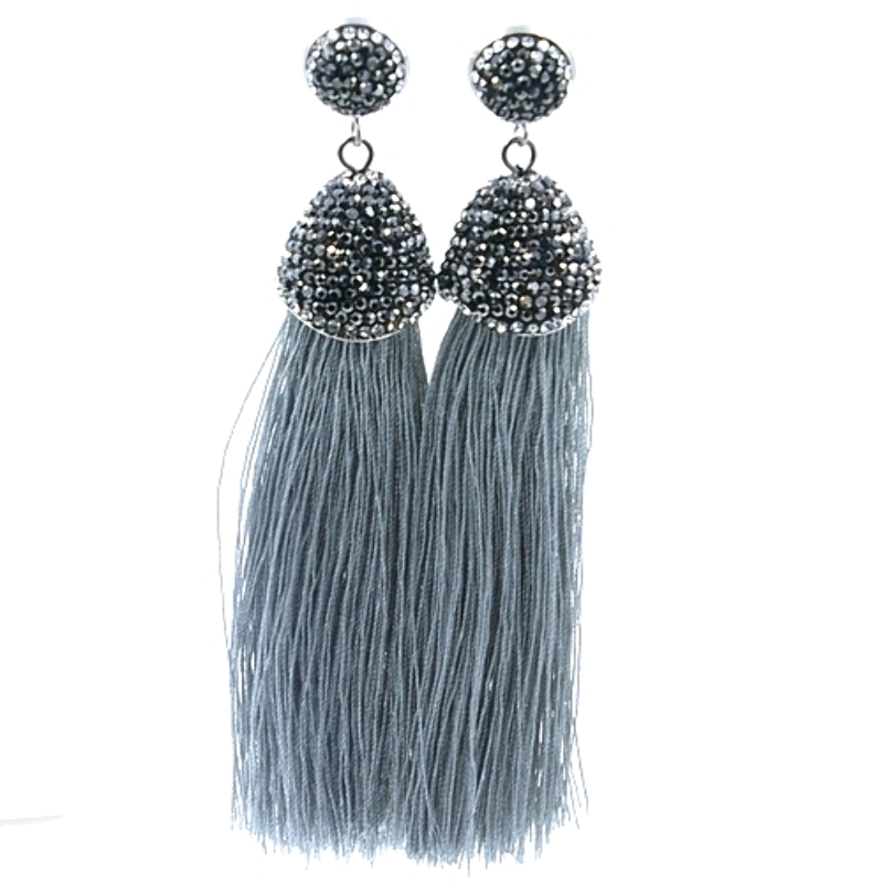 Oorbellen zijdedraad grijs kwast met glitter kapje en knop