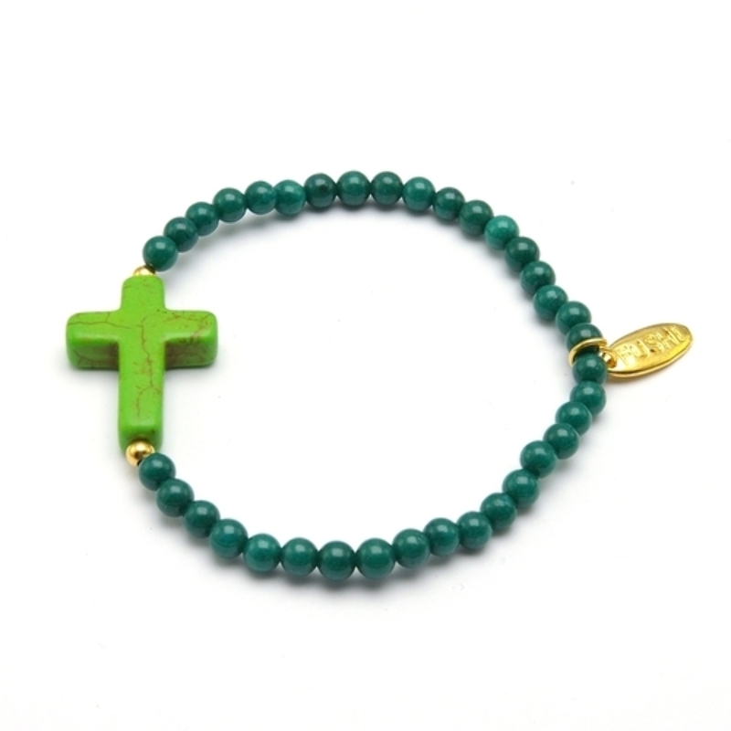 Armband steenkralen emerald met gekleurd turquoise kruis