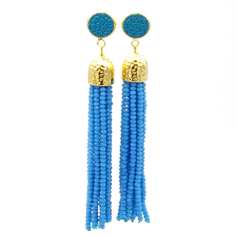 Oorbellen kwast facetkralen turquoise met metalen kapje en met leer ingelegde steker goud