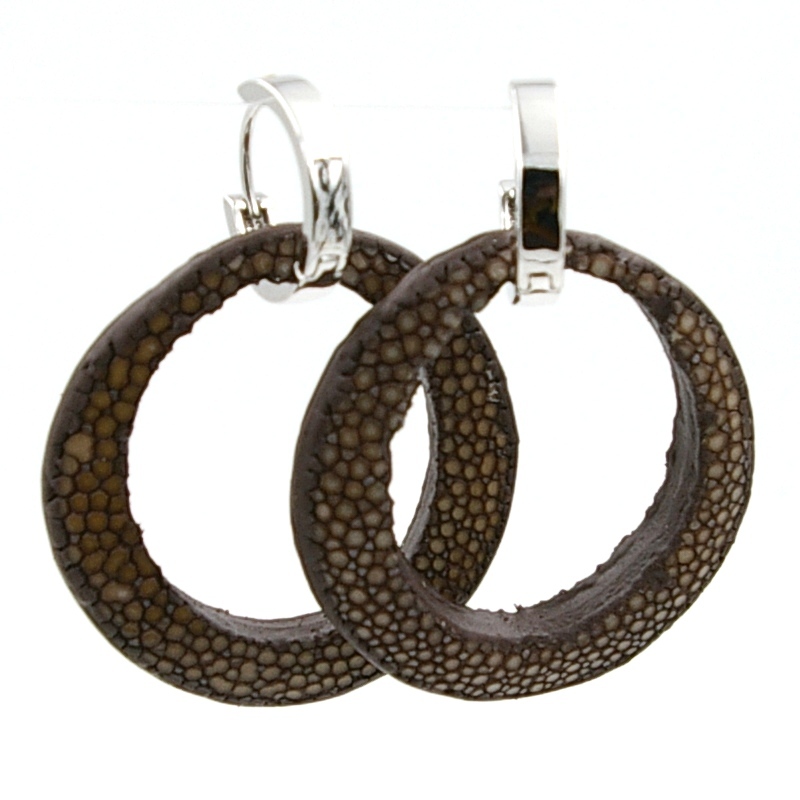 Oorbellen roggenleer rond open donkerbruin met stainless steel creolen zilver