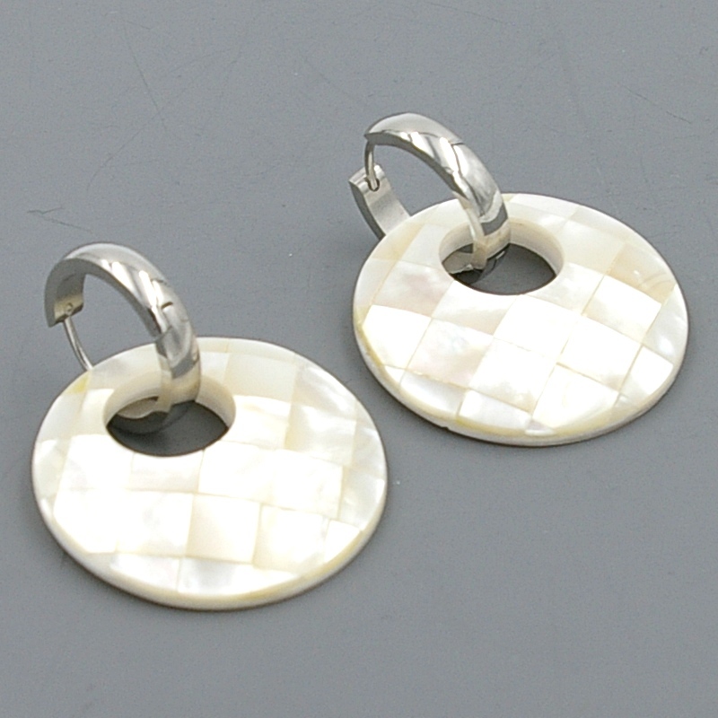Oorbellen mother of pearl rond ingelegd paarlemoer met stainless steel creool zilver