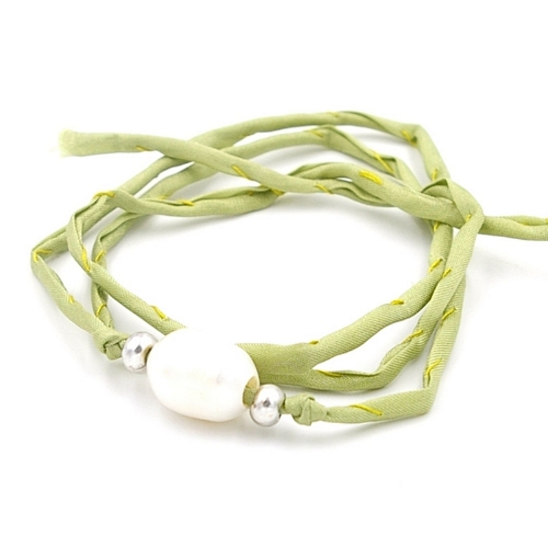 Armband zijdedraad met grote zoetwaterparel wit