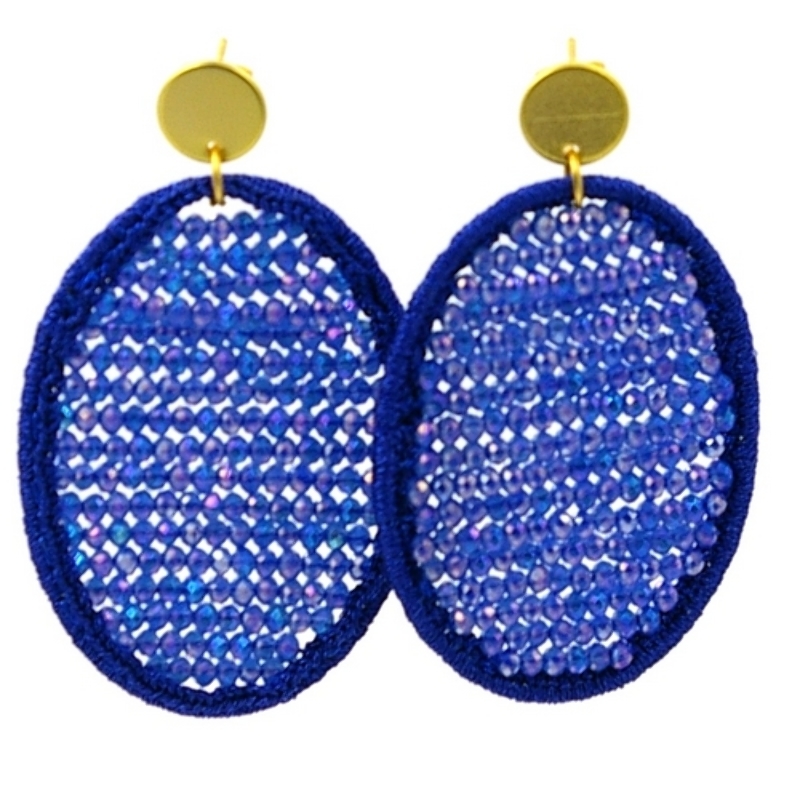 Oorbellen satijndraad met facet ovaal koningsblauw met zilveren steker