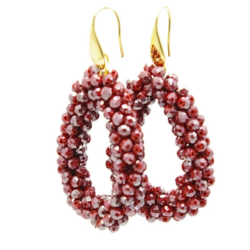 Oorbellen Candy wijnrood duotone facet met gouden haakjes