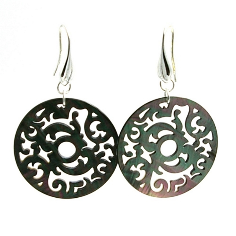 Oorbellen mother of pearl grijs rond met zilveren haakjes