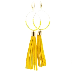 Oorbellen creolen goud met veterkwast okergeel