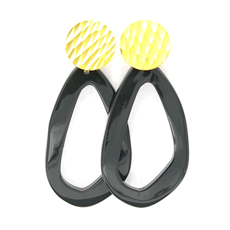 Oorbellen buffelhoorn druppel hoekig zwart