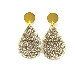 Oorbellen satijndraad met facet druppel small taupe