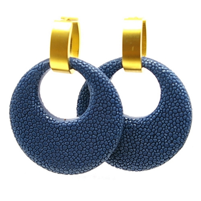 Oorbellen schelphars rond groot gat met creolen blauw