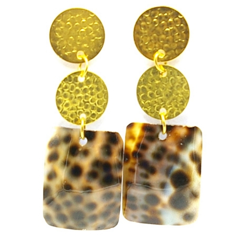 Oorbellen 2 plaatjes onder elkaar met schildpad hanger