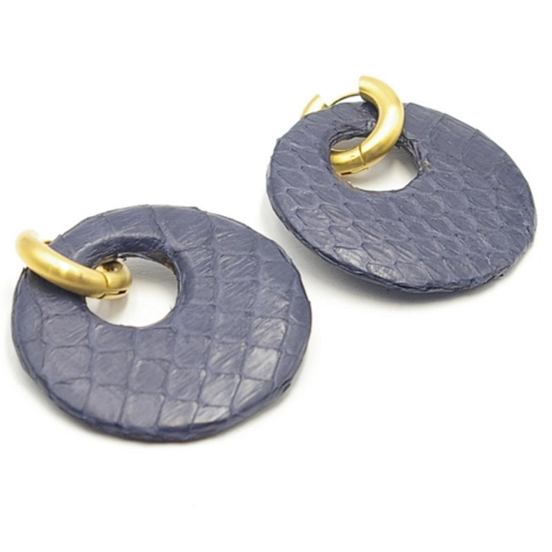 Oorbellen rond met groot gat snakeleer donkerblauw met creolen