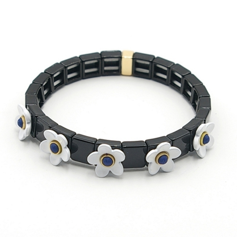 Armband emaille tegel vierkant zwart met wit bloemetje
