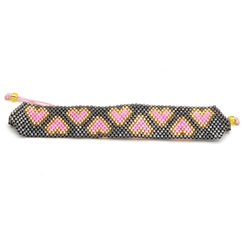 Armband plat geweven mijuki kraaltjes zwart met roze hartjes