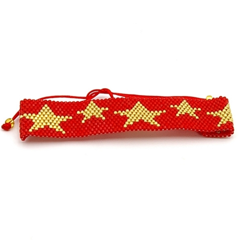 Armband plat geweven mijuki kraaltjes rood met gouden sterren