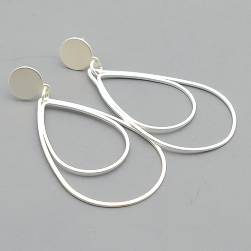 Oorbellen metaal dubbele druppel zilver