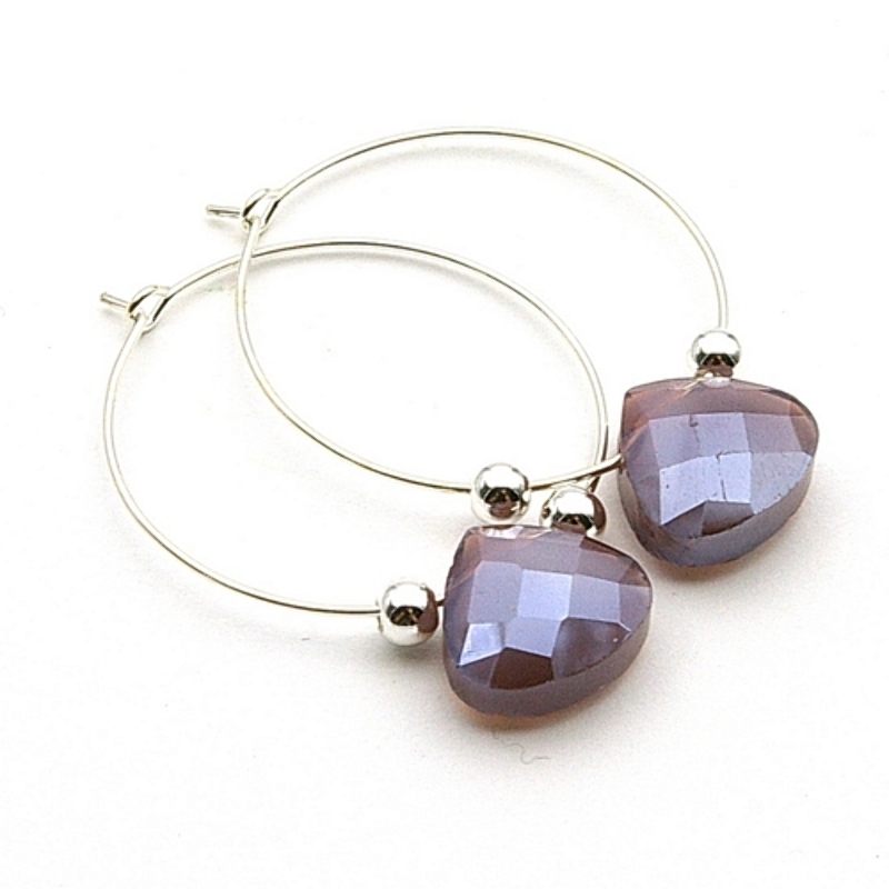 Oorbellen creolen dun met facet hartje paars