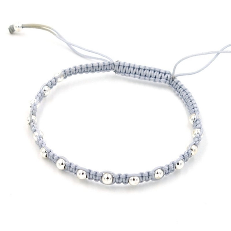 Armband macramee met verzilverden balletjes