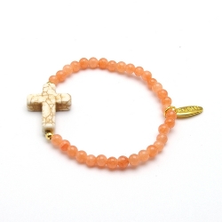 Armband 4mm steenkralen zalm met gekleurd turquoise kruis