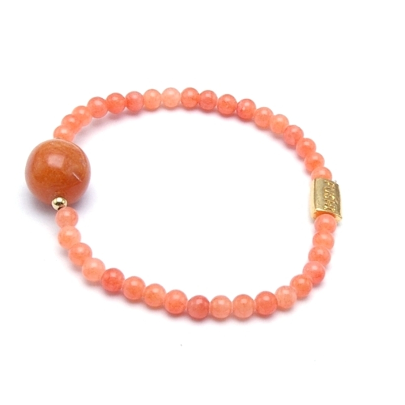 Armband 4mm steenkralen met red aventurine bal en goud